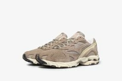 Mizuno Wave Rider 10 "Premium" Footwear