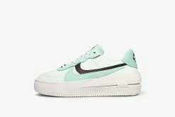 Nike Womens Air Force 1 PLT.AF.ORM