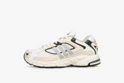 Footwear Adidas Response CL